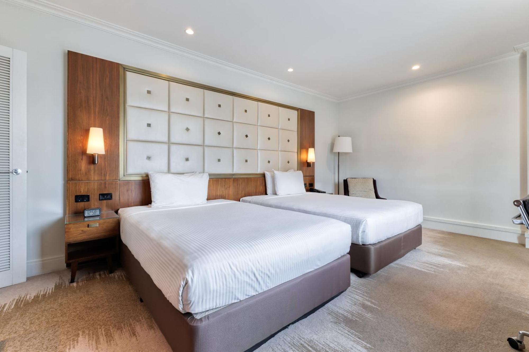 Amora Hotel Jamison Sydney Zewnętrze zdjęcie A guest room at the Hilton Garden Inn